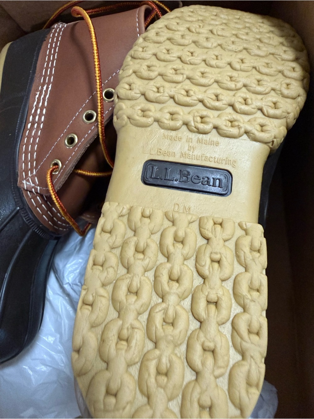 L.L. Bean 6 bean boots  Men size 8 Two-Tone Leather Duck Boots in Tan and Brown - Picture 5 of 6